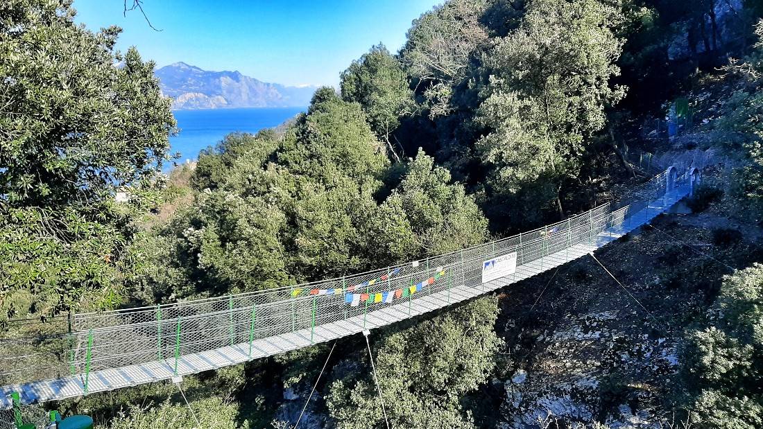 Baitone Alpino suggest: Tibetan Bridge